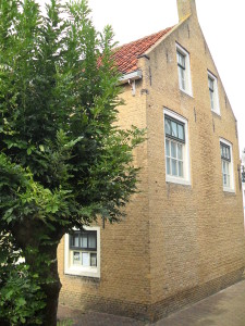 Historische boom bij Andries Visser-huis nog in vol ornaat